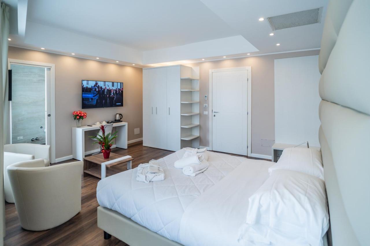 Hotel Globo Suite-Correnti Hotels San Remo Buitenkant foto