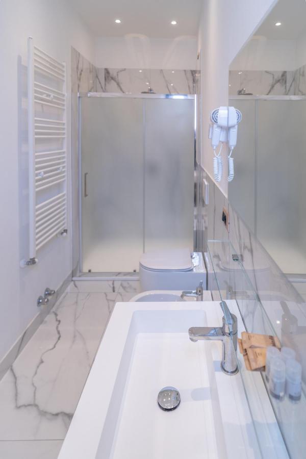 Hotel Globo Suite-Correnti Hotels San Remo Buitenkant foto