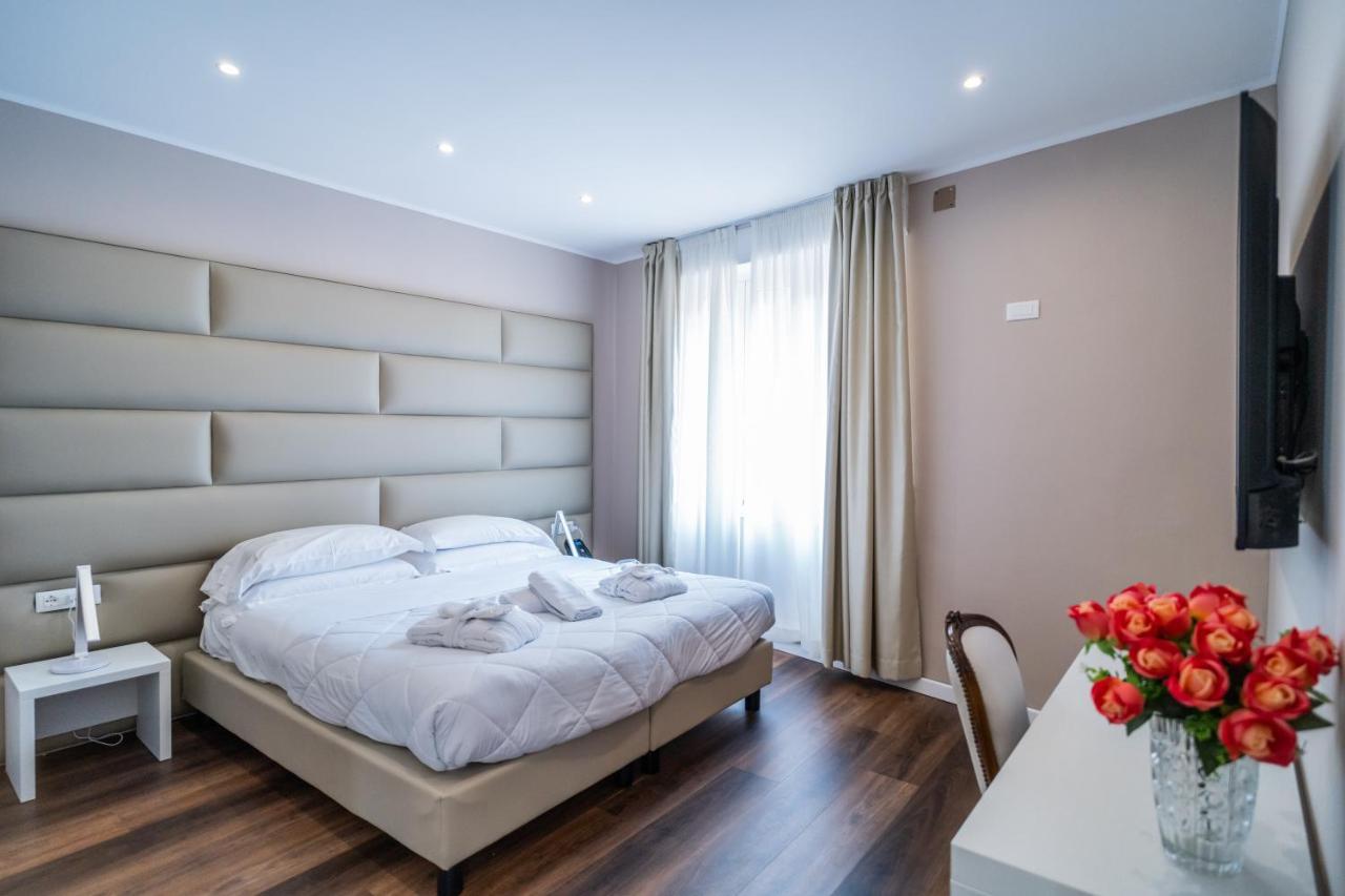 Hotel Globo Suite-Correnti Hotels San Remo Buitenkant foto