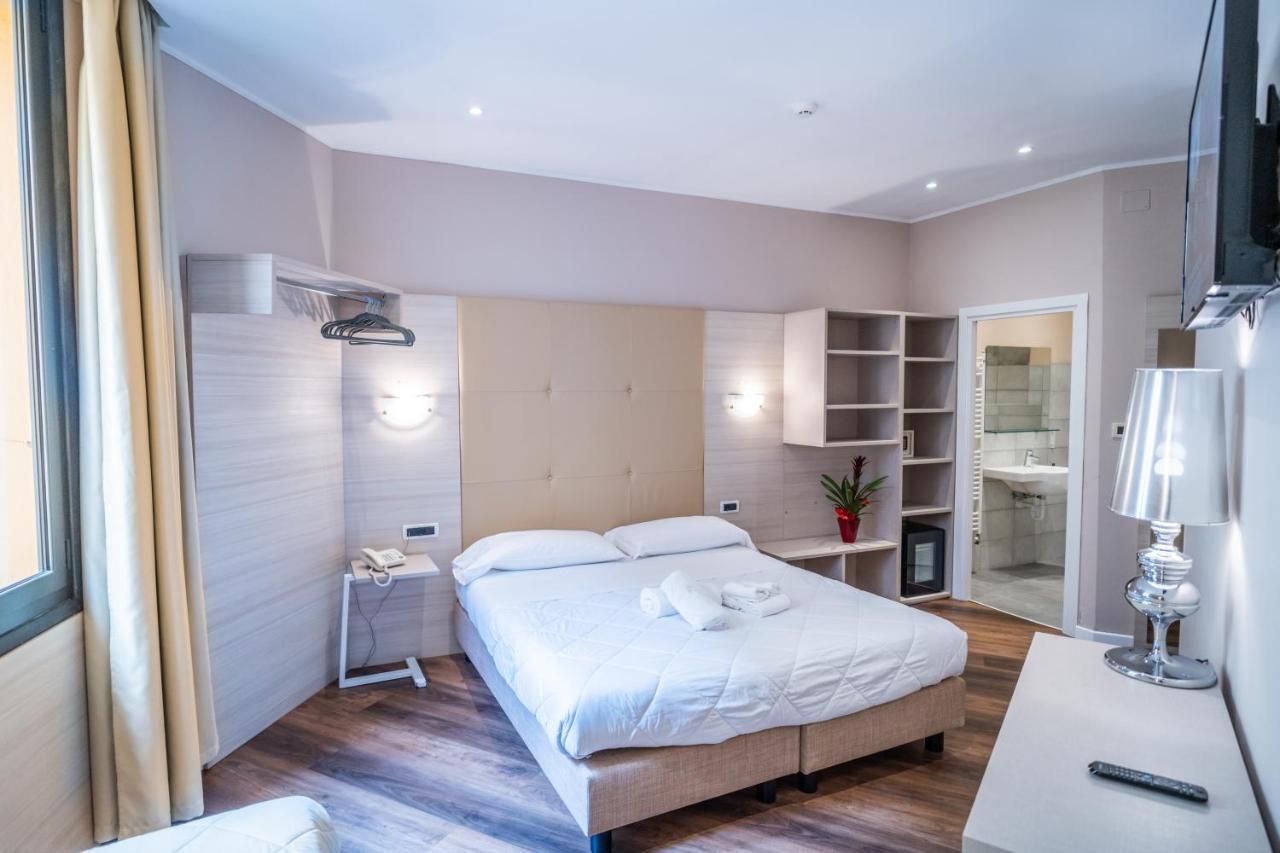 Hotel Globo Suite-Correnti Hotels San Remo Buitenkant foto