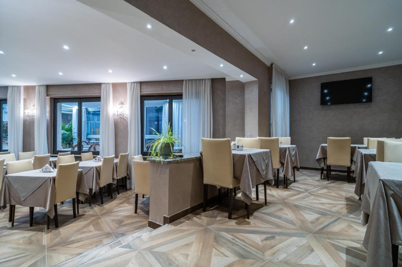 Hotel Globo Suite-Correnti Hotels San Remo Buitenkant foto