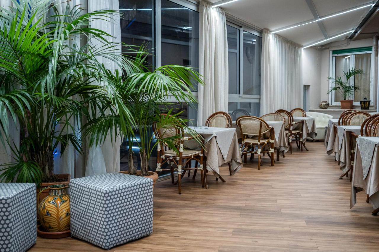 Hotel Globo Suite-Correnti Hotels San Remo Buitenkant foto
