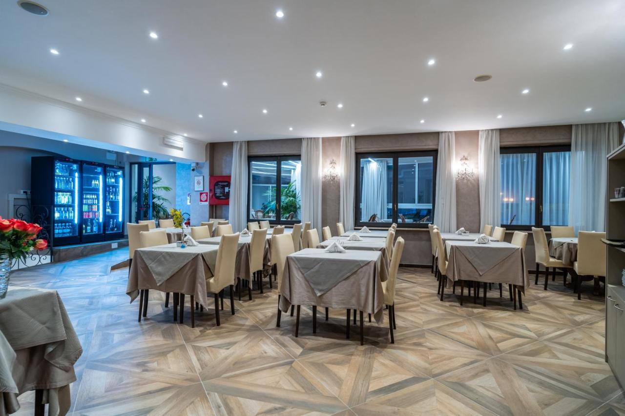 Hotel Globo Suite-Correnti Hotels San Remo Buitenkant foto