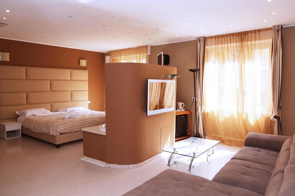 Hotel Globo Suite-Correnti Hotels San Remo Buitenkant foto