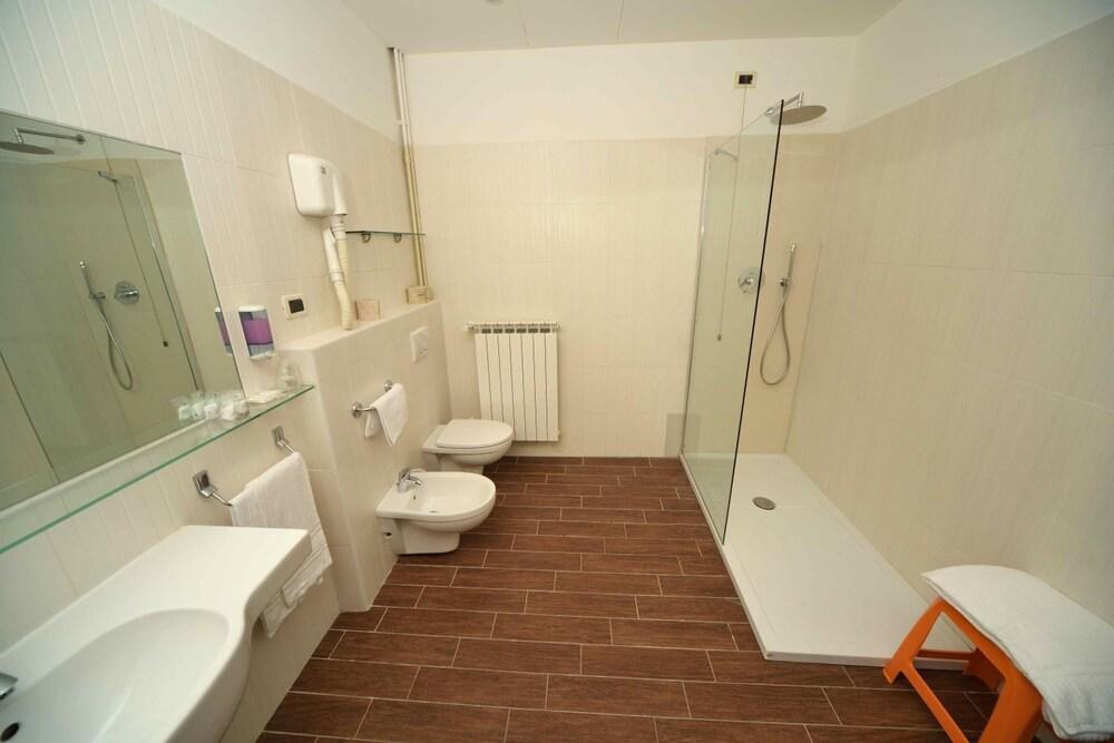 Hotel Globo Suite-Correnti Hotels San Remo Buitenkant foto